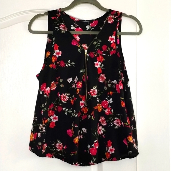 Ambiance Tops - Ambiance black pink floral size large sleeveless zip front detail blouse